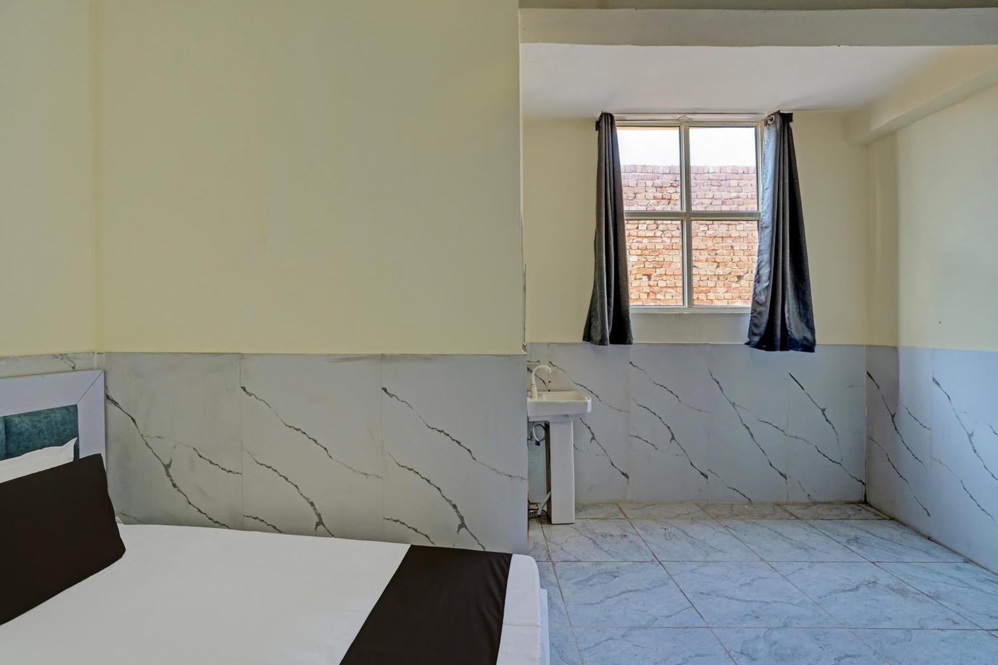 נוידה Hotel O Abhinav Hotel מראה חיצוני תמונה