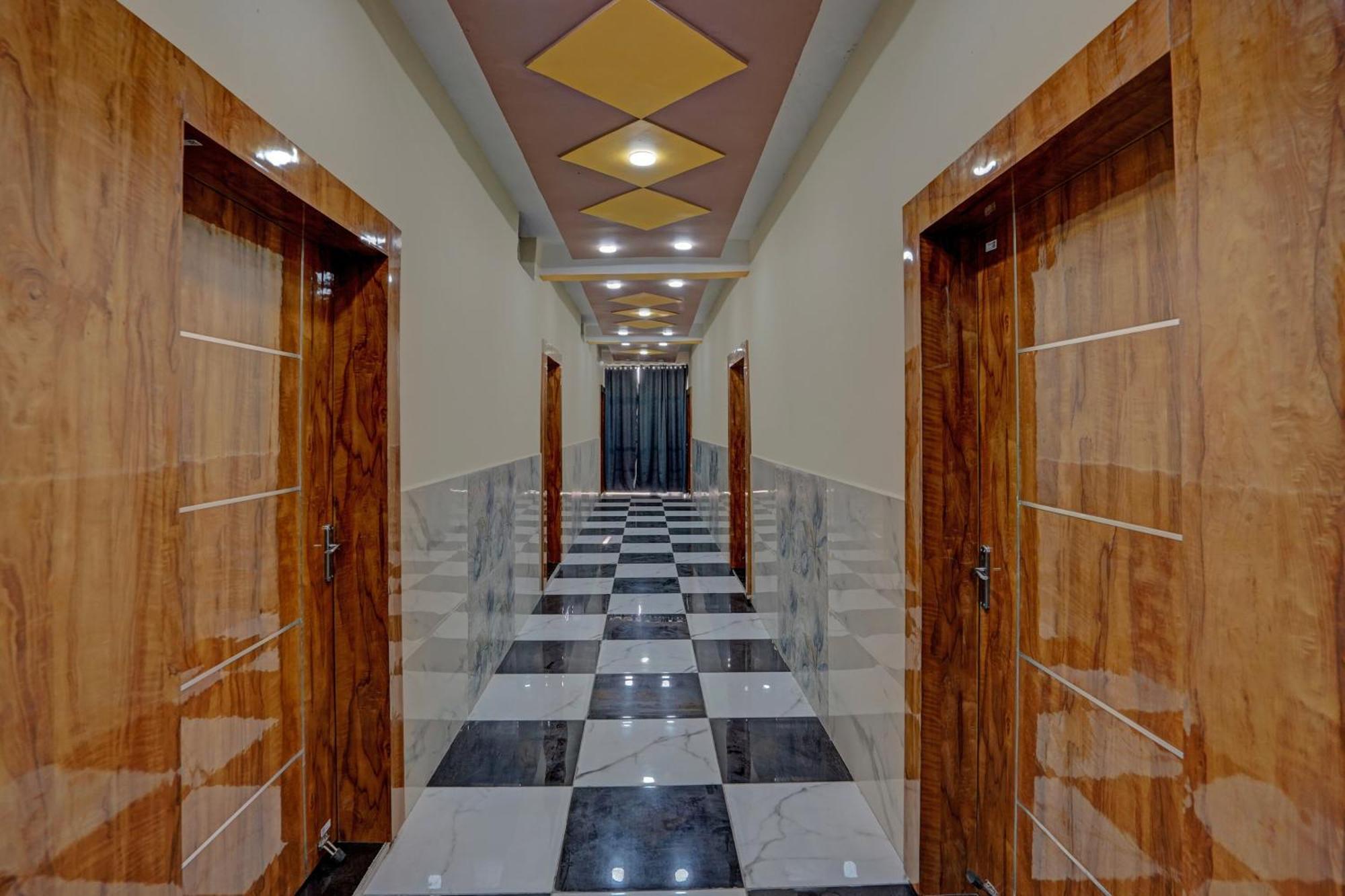 נוידה Hotel O Abhinav Hotel מראה חיצוני תמונה