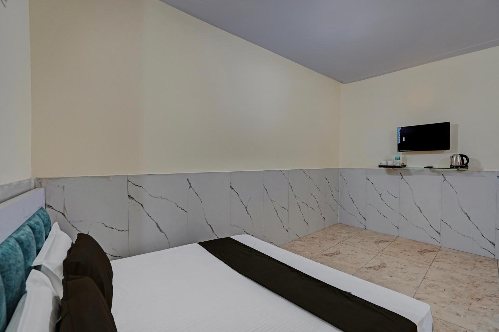 נוידה Hotel O Abhinav Hotel מראה חיצוני תמונה